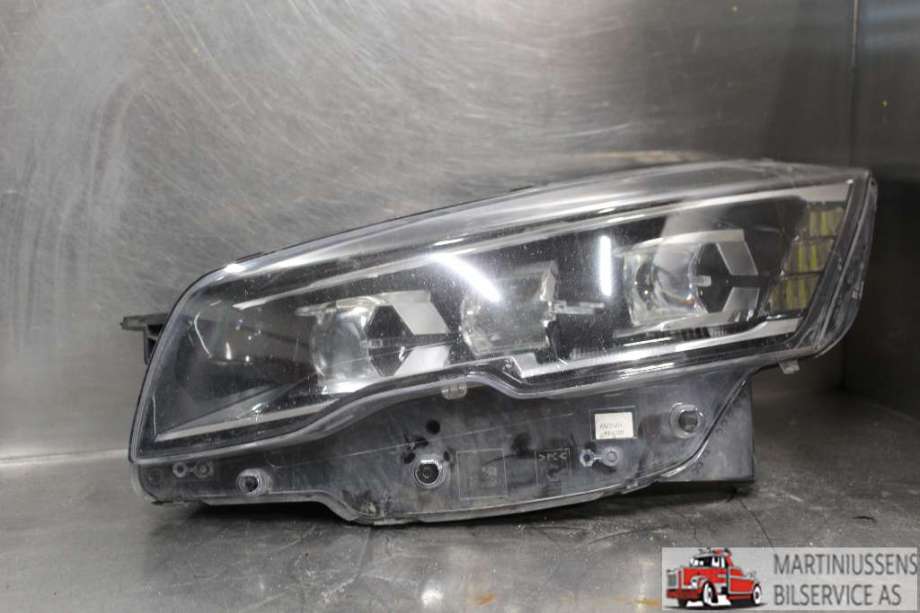 Frontlykt venstre halogen til Peugeot 508 2014-2018 (Type I, Fase 2)  (PEUGEOT||98 072 417 80)