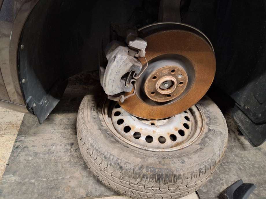 Bremsecaliper venstre foran til Volvo XC90, 2015-2025 (Type II)  (VOLVO|)