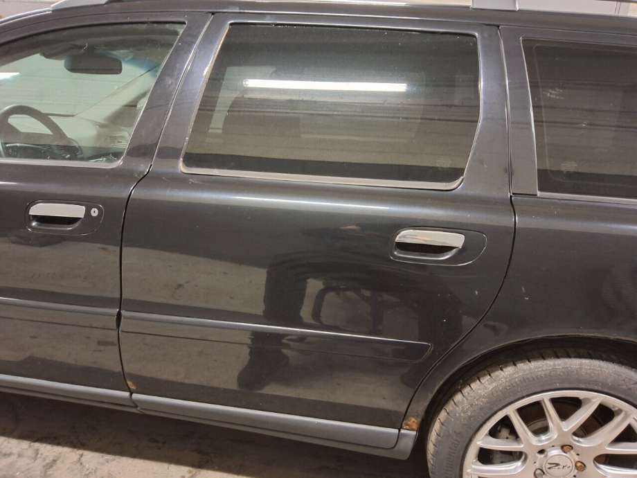 Dør venstre bak til Volvo V70, 2005-2007 (Type II, Fase 2)  (VOLVO|)