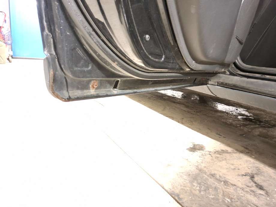 Dør venstre bak til Volvo V70 2005-2007 (Type II, Fase 2)  (VOLVO|)