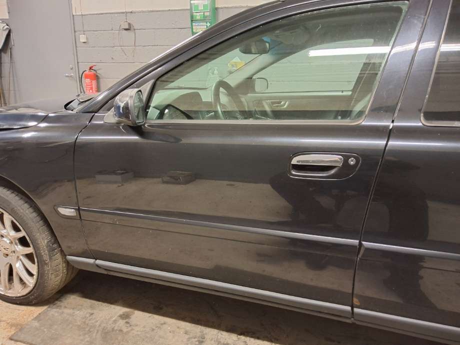 Dør venstre foran til Volvo V70, 2005-2007 (Type II, Fase 2)  (VOLVO|)