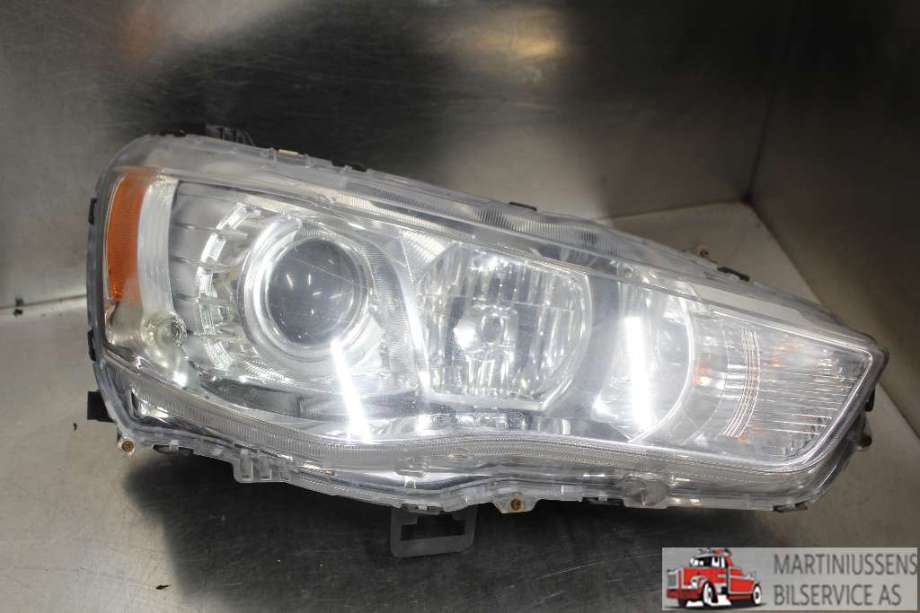 Frontlykt høyre halogen til Mitsubishi Outlander 2010-2012 (Type II, Fase 2)  (MITSUBISHI|)