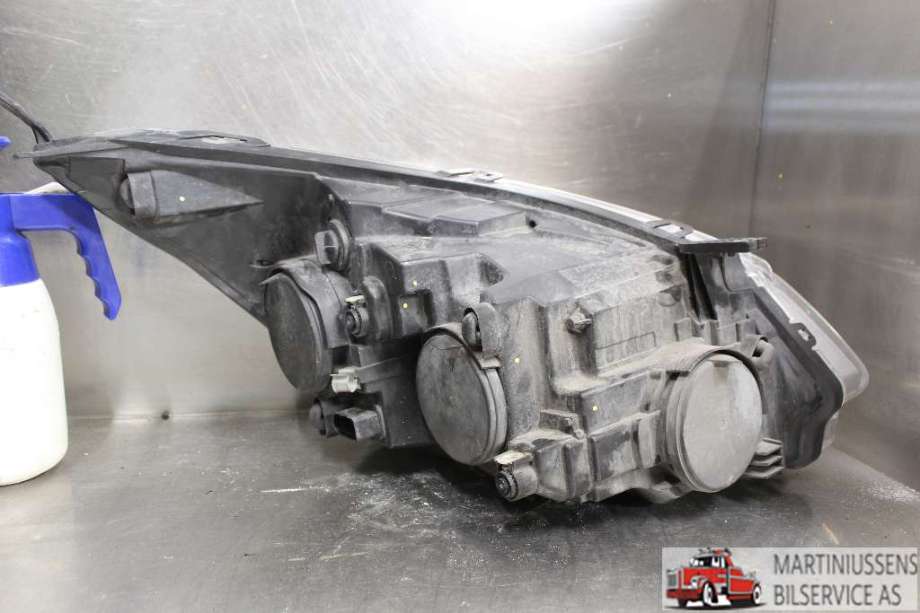 Frontlykt venstre halogen til Ford Transit Custom 2013-2023 (Type I)  (FORD||BK21-13D153-B)