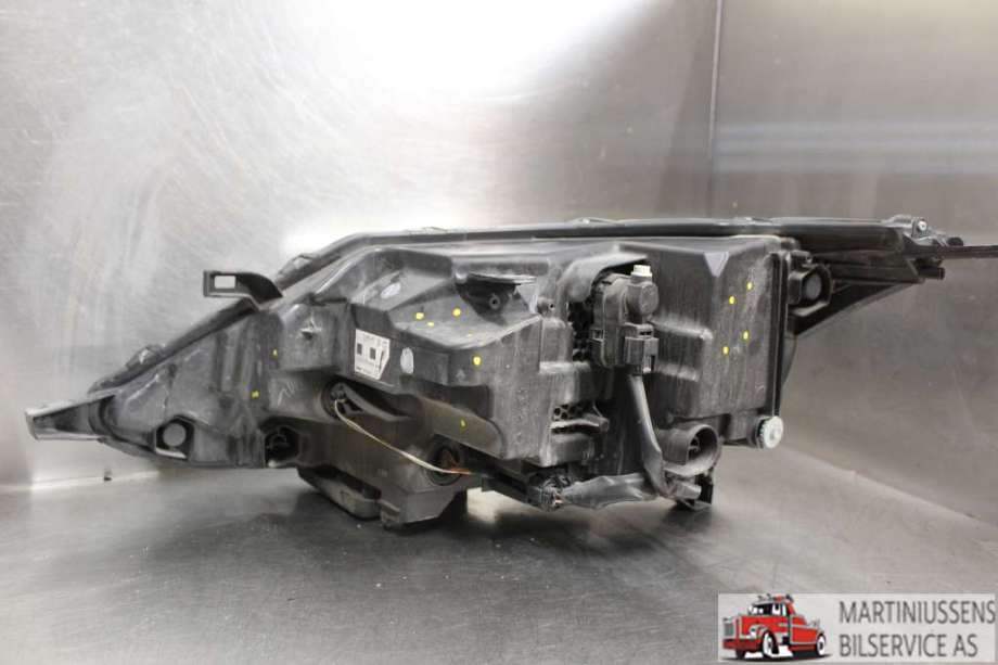 Frontlykt høyre halogen til Nissan Qashqai 2014-2021 (Type II)  (NISSAN||MD E13 13899R)
