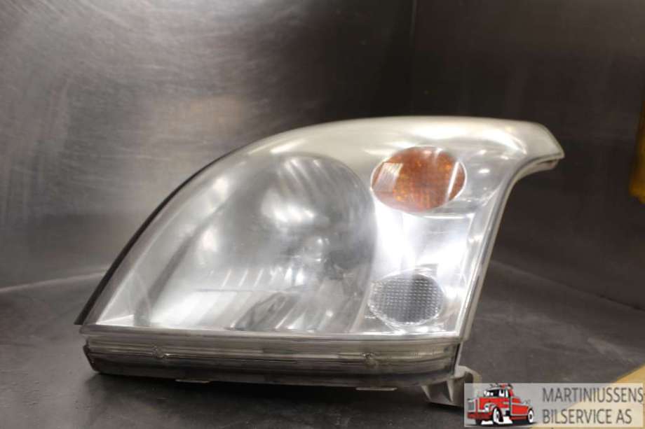 Frontlykt venstre halogen til Toyota Land Cruiser 120, 2002-2009  (TOYOTA|)