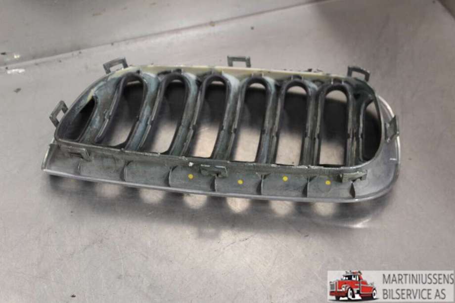 Grill høyre til BMW X3 2003-2006 (Fase 1) (E83) (E83) (BMW||3402910-02)