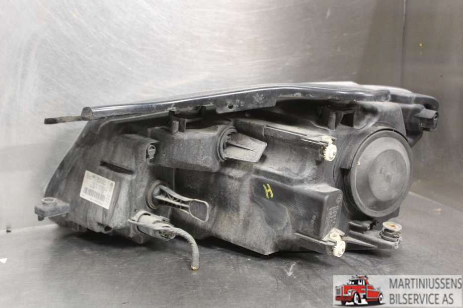 Frontlykt høyre halogen til VW Caddy 2010-2015 (Type III, Fase 2)  (VOLKSWAGEN||2K5 941 006 B)