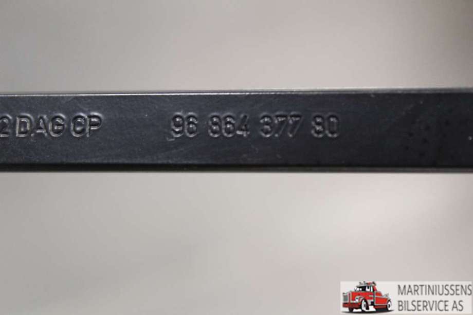 Viskerarmer frontrute til Peugeot 508 2014-2018 (Type I, Fase 2)  (PEUGEOT||96 864 377 80)