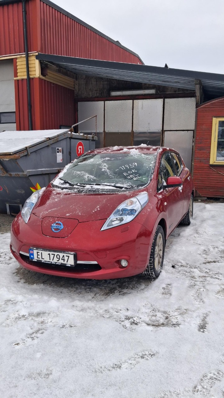 Viskermotor frontrute til Nissan Leaf, 2011-2017 (Type I)  (NISSAN|)