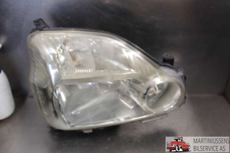 Frontlykt høyre halogen til Nissan X-Trail 2007-2014 (T31) (T31) (NISSAN|)