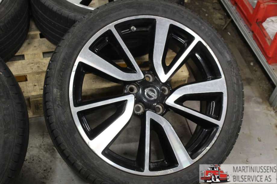 Hjulsett aluminium sommer til Nissan Qashqai 2014-2021 (Type II) (NISSAN|3 ET40;5X114|7X19 ET 40|225/45R19 2020)