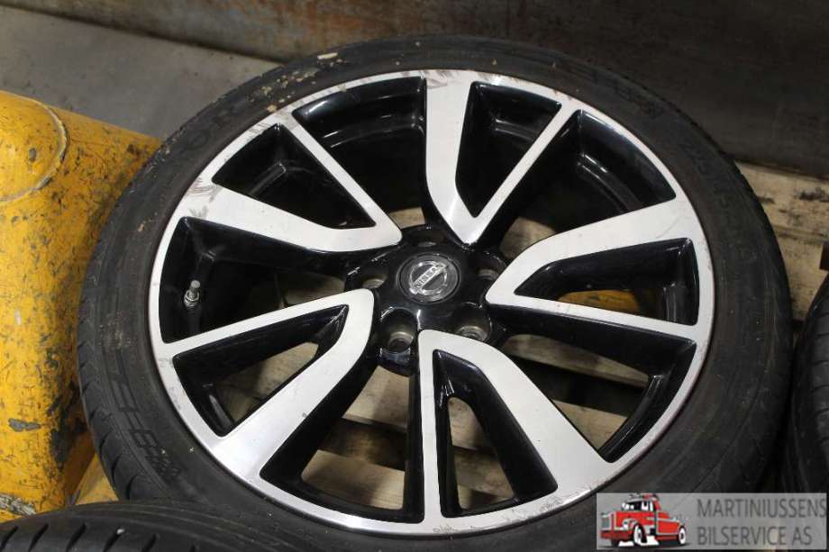 Hjulsett aluminium sommer til Nissan Qashqai 2014-2021 (Type II) (NISSAN|3 ET40;5X114|7X19 ET 40|225/45R19 2020)