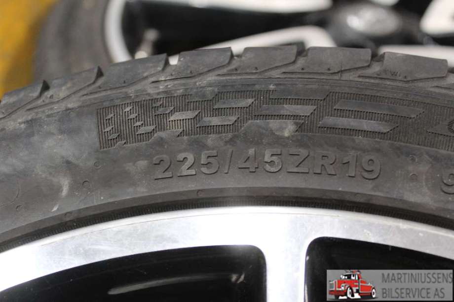 Hjulsett aluminium sommer til Nissan Qashqai 2014-2021 (Type II) (NISSAN|3 ET40;5X114|7X19 ET 40|225/45R19 2020)