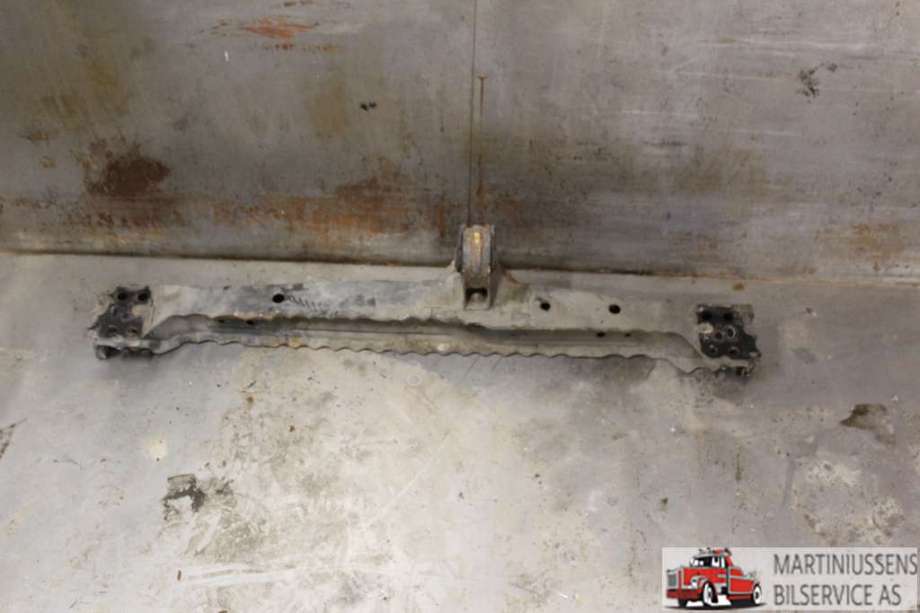 Travers foran hoved til Toyota Avensis, 2009-2015 (Type III, Fase 1)  (TOYOTA|)