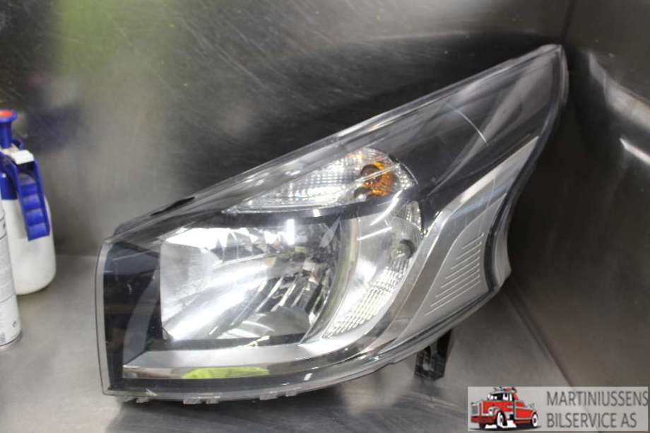 Frontlykt venstre halogen til Fiat Talento, 2016-->>  (FIAT|)