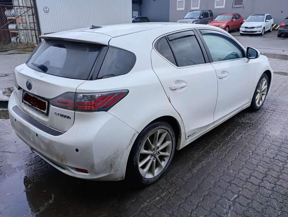 Baklykt høyre indre til Lexus CT, 2010-2020  (LEXUS|)