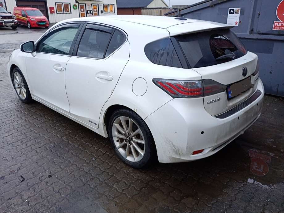 Baklykt venstre indre til Lexus CT, 2010-2020  (LEXUS|)
