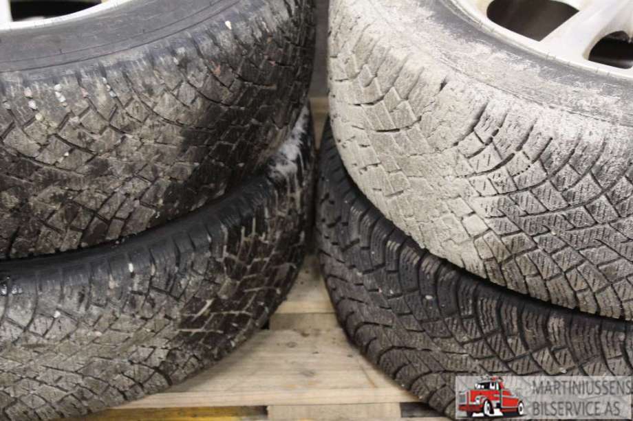 Dekk til Annet Dekk vinter piggfri 0-->>  (HAKKAPELIITTA R5|205/60R16 6MM|NOKIAN)