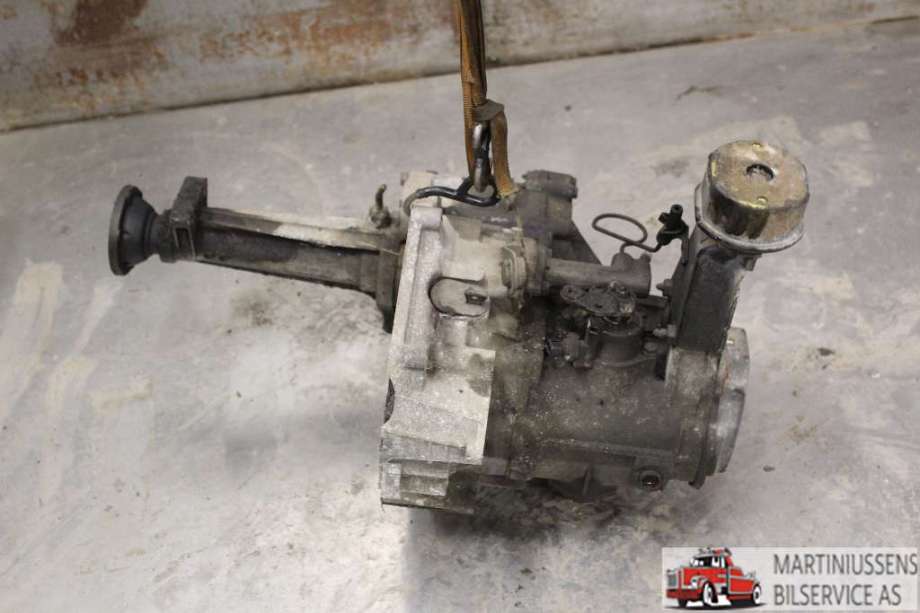 Girkasse manuell til VW Transporter / Caravelle, 1990-2003 (T4) (T4) (VOLKSWAGEN|02B 300 044 PX)