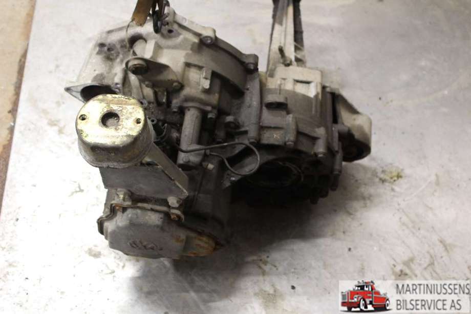Girkasse manuell til VW Transporter / Caravelle 1990-2003 (T4) (T4) (VOLKSWAGEN|02B 300 044 PX|)