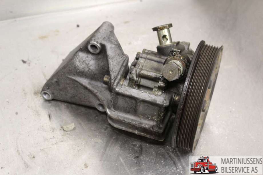 Servo pumpe mekanisk til VW Transporter / Caravelle 1990-2003 (T4) (T4) (VOLKSWAGEN|044 145 157 AX|)