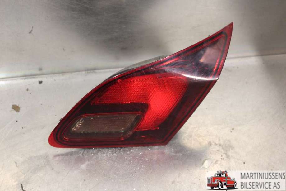 Baklykt høyre indre til Opel Astra H, 2004-2009  (OPEL|)