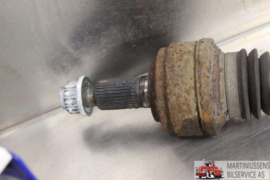 Drivaksel venstre bak til Audi Q7 2006-2010 (Type I, Fase 1)  (AUDI||7L8 501 201)
