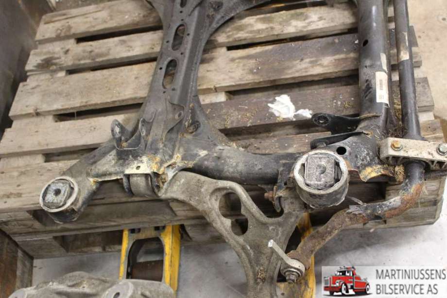 Travers foran hoved til Audi Q7 2006-2010 (Type I, Fase 1)  (AUDI||7L0 400 025)