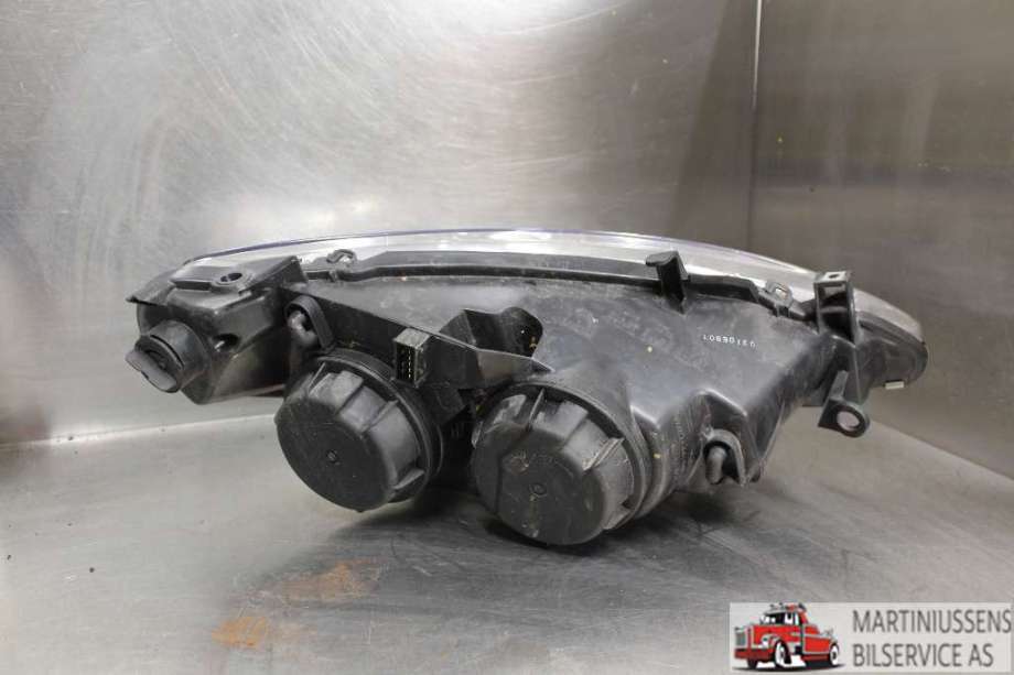 Frontlykt venstre halogen til Peugeot 307 2001-2004 (Fase 1) (PEUGEOT||550-1128L-LHD)