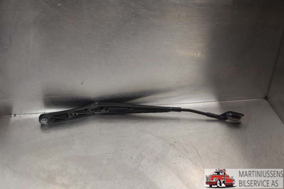 Viskerarmer frontrute til VW Passat 2005-2010 (B6) (B6) (VOLKSWAGEN||3C1 955 409 C)