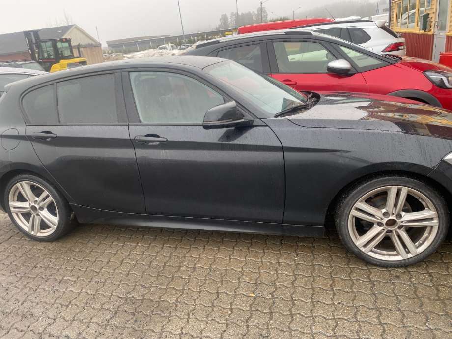 Dør høyre foran til BMW 1-Serie, 2011-2015 (Fase 1) (F20/F21) (F20/F21) (BMW|)