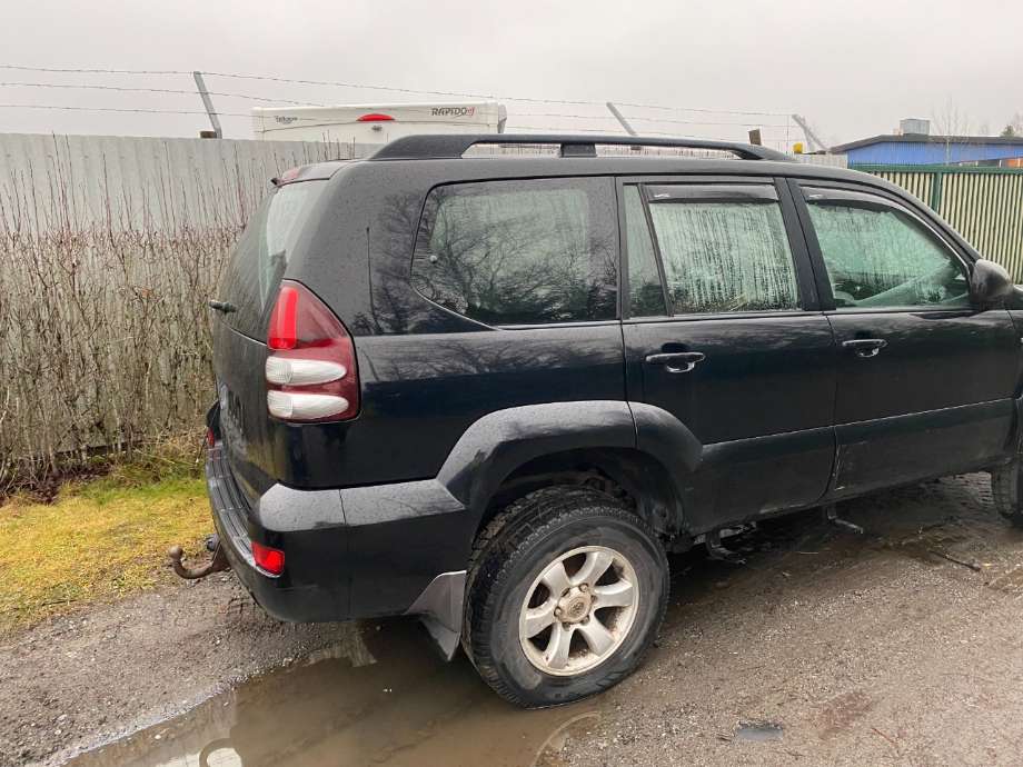 Støtfangerving høyre bak til Toyota Land Cruiser 120, 2002-2009  (TOYOTA|)