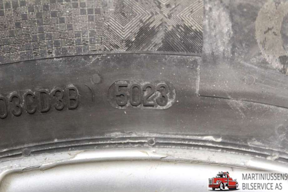 Dekk til Annet Dekk vinter piggfri 0-->>  (VIKINGCONTACT 8|205/60R16 5MM|CONTINENTAL)