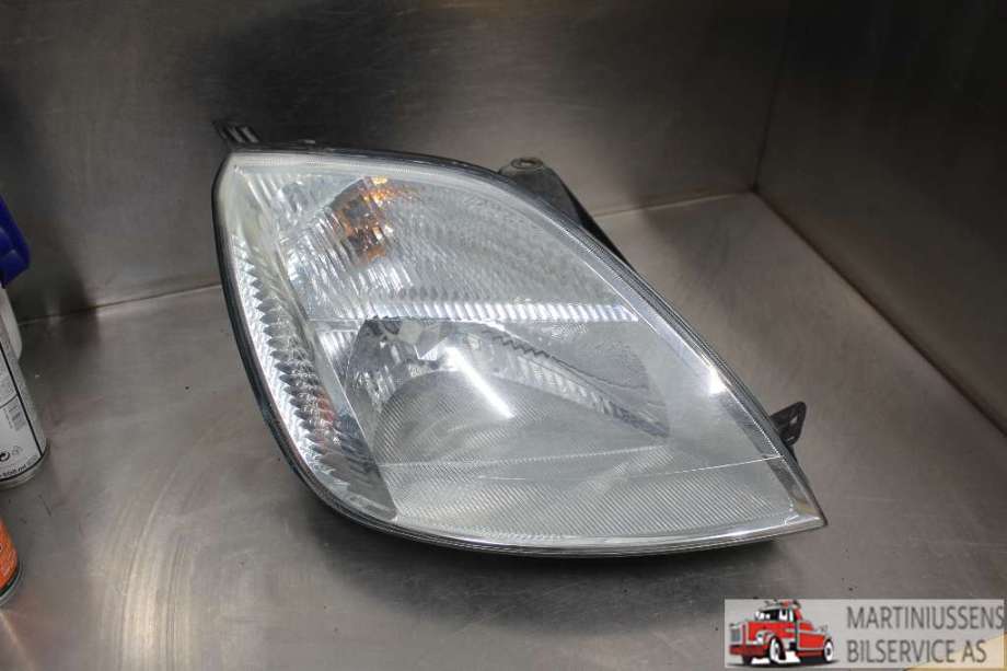 Frontlykt høyre halogen til Ford Fiesta, 2002-2008 (Type V)  (FORD|)