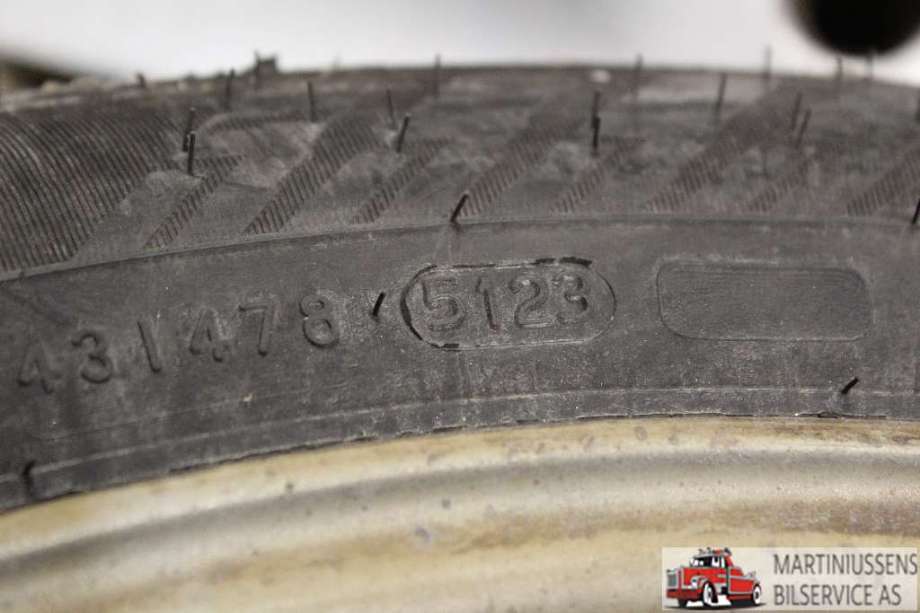 Dekk til Annet Dekk vinter pigg 0-->>  (HAKKAPELIITTA 10|205/60R16 8MM|NOKIAN)