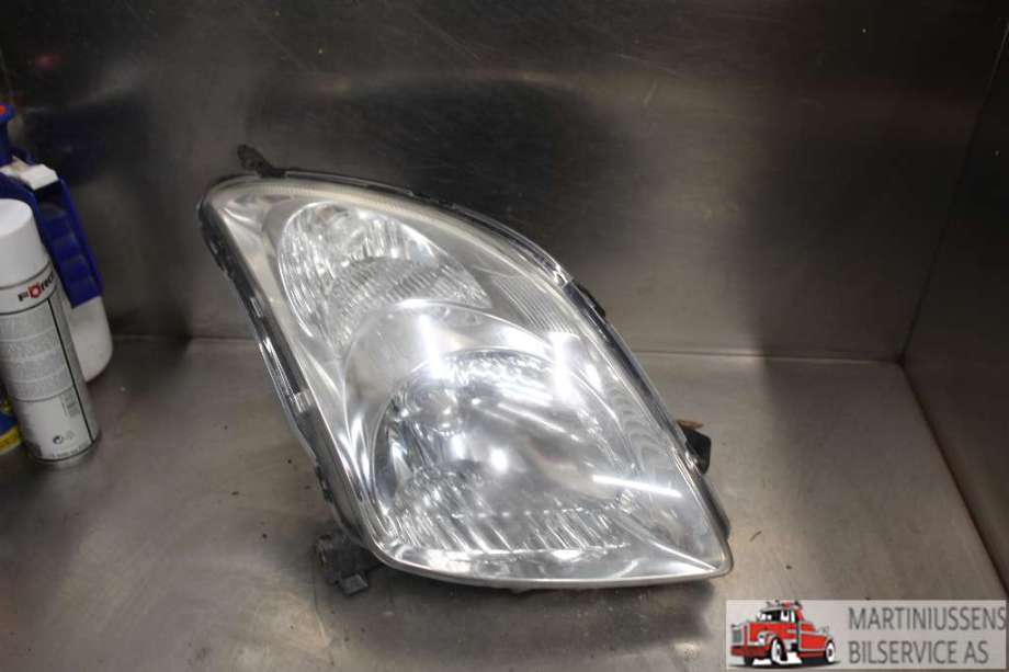 Frontlykt høyre halogen til Suzuki Swift 2005-2010 (SUZUKI||P4981R)