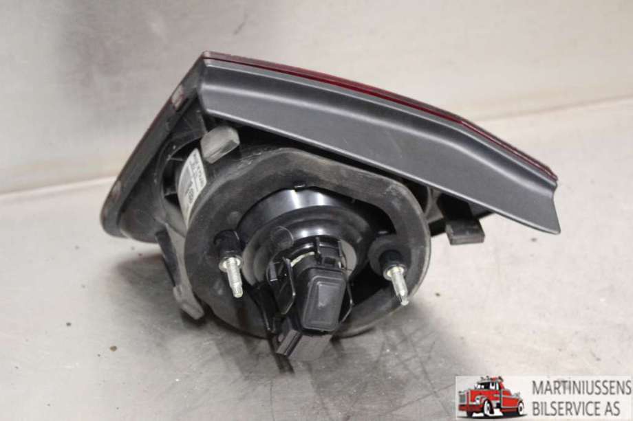 Baklykt høyre indre til VW Golf, Plus/Cross 2005-2009 (Fase 1)  (VOLKSWAGEN||5M0 945 094 J)