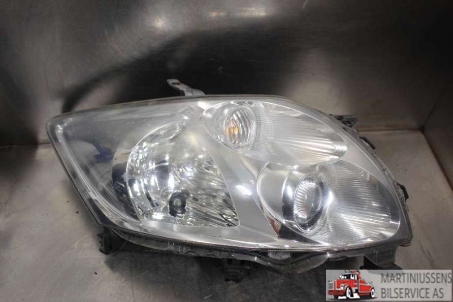 Frontlykt høyre halogen til Toyota Auris, 2007-2010 (Type I, Fase 1)  (TOYOTA|)