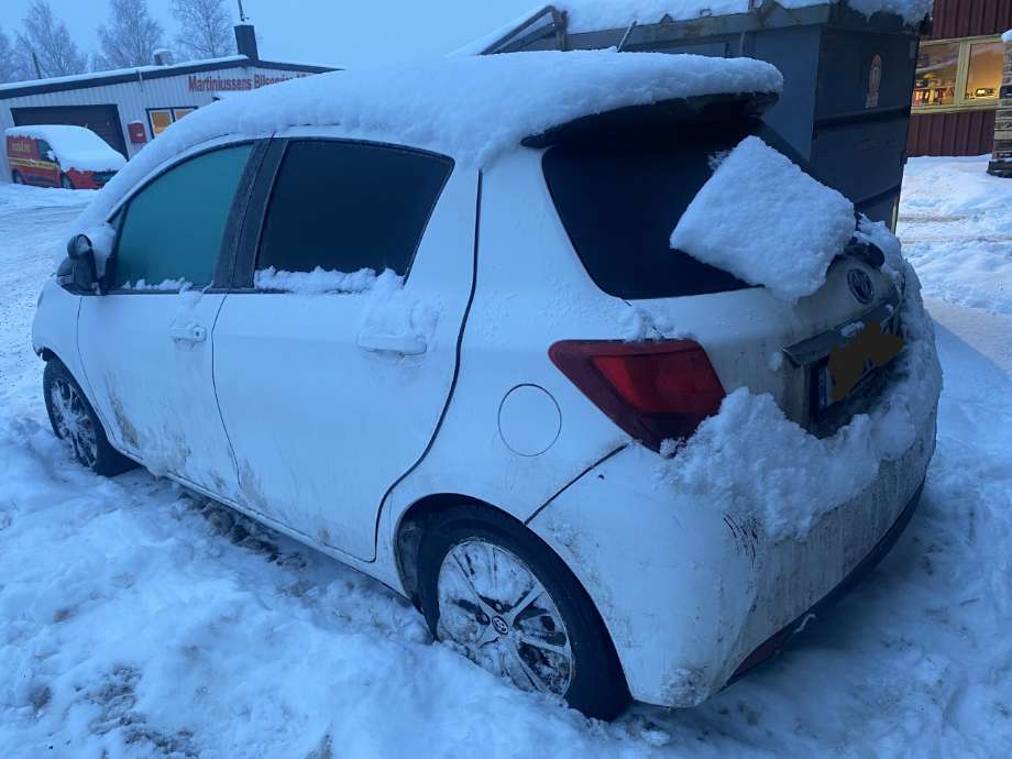 Dør venstre foran til Toyota Yaris, 2014-2020 (Type III, Fase 2)  (TOYOTA|)