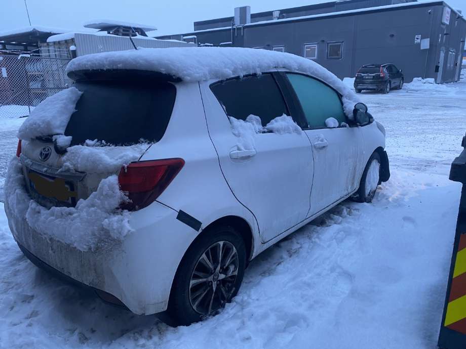Dør høyre bak til Toyota Yaris, 2014-2020 (Type III, Fase 2)  (TOYOTA|)