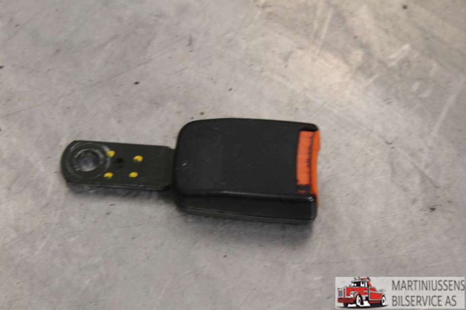 Sikkerhetsbeltelås baksete til VW Transporter / Caravelle 1990-2003 (T4) (T4) (VOLKSWAGEN||701 857 877 F)