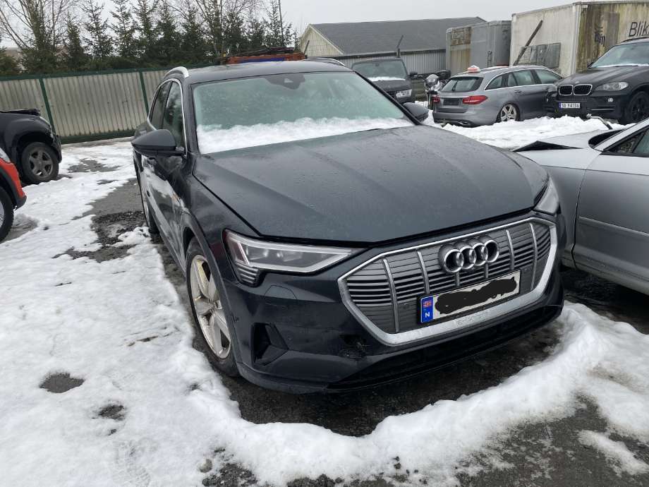 Panser til Audi e-tron 2018-->>  (AUDI|)