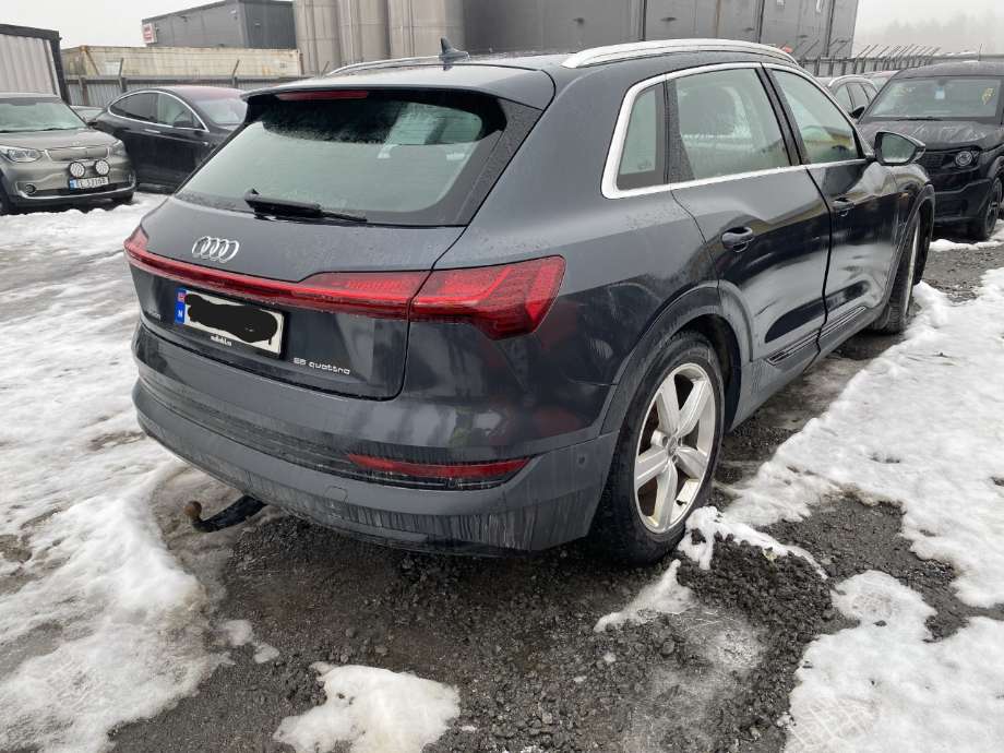 Viskerarm bakrute til Audi e-tron, 2018-->> (AUDI|)