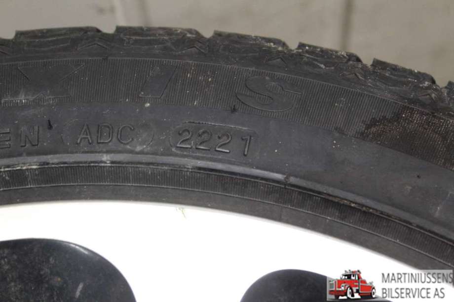 Dekk til Annet Dekk vinter piggfri 0-->>  (ARCTICTREKKER|205/50R17 6MM|MAXXIS)
