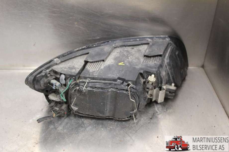Frontlykt venstre halogen til Volvo V50 2004-2007 (Fase 1)  (VOLVO|)