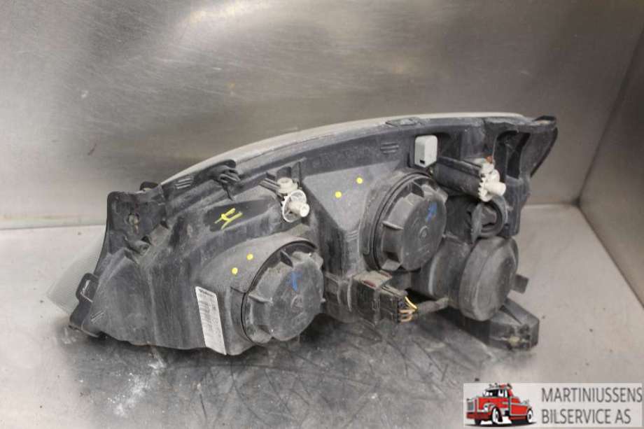 Frontlykt høyre halogen til Opel Corsa C 2000-2006  (OPEL|)