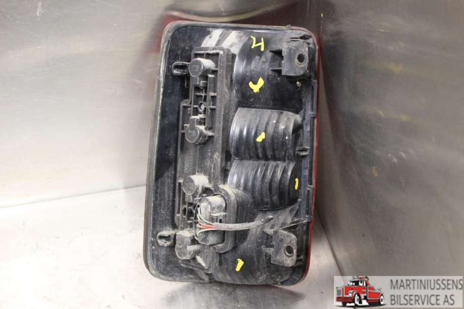 Baklykt høyre til VW Caddy 2004-2010 (Type III, Fase 1)  (VOLKSWAGEN||2K0 945 258 A)