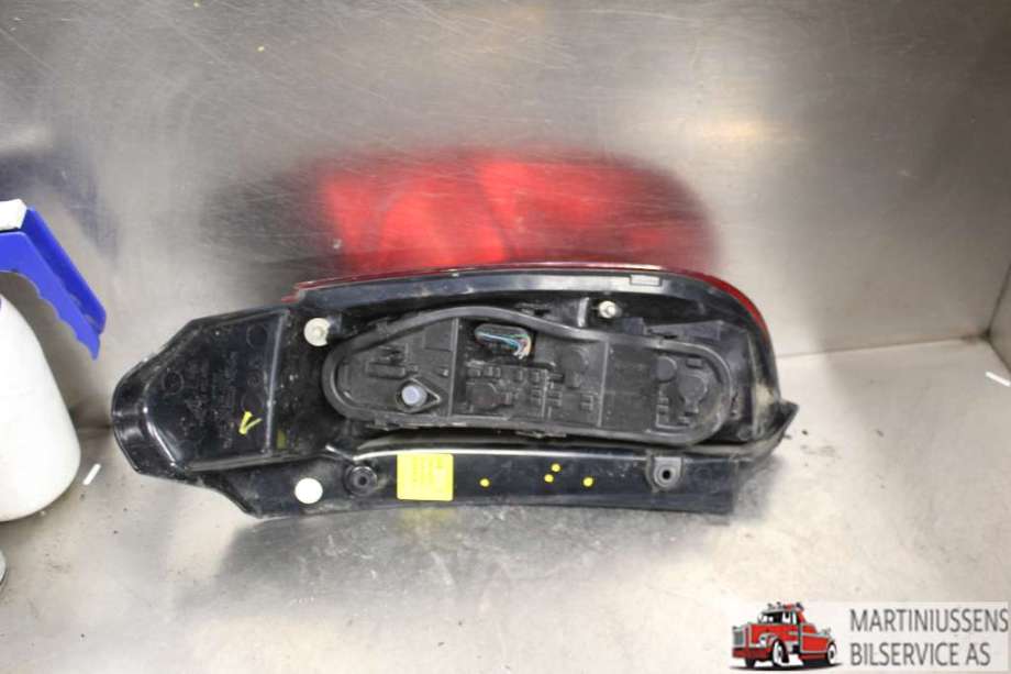 Baklykt venstre til Mitsubishi Colt 2009-2013 (Type VII, Fase 2)  (MITSUBISHI|)