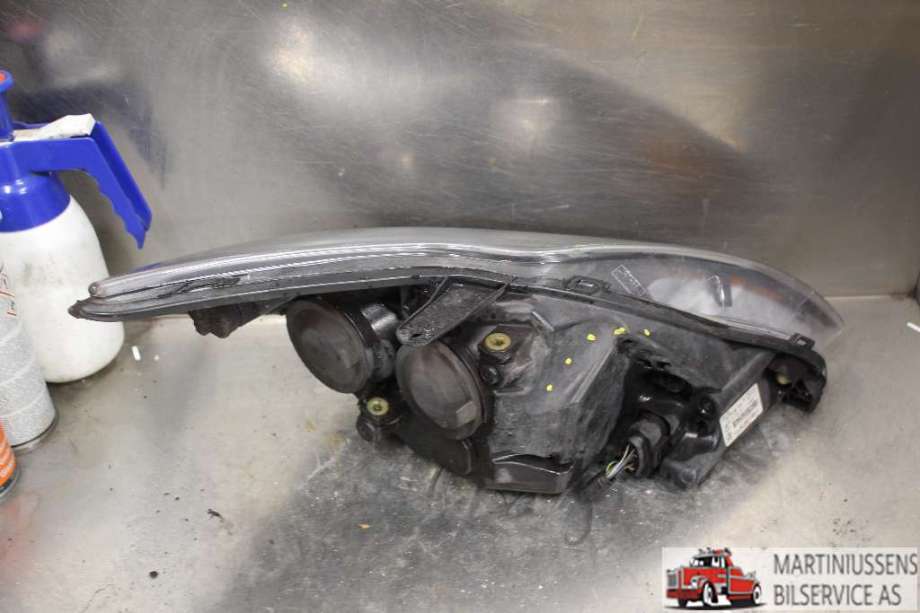 Frontlykt venstre xenon til Ford Focus 2008-2010 (Type II, Fase 2)  (FORD||8M51-13006-CD)
