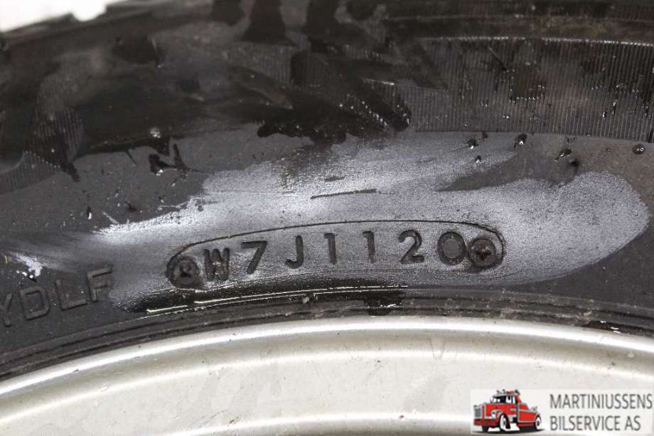 Dekk til Annet Dekk vinter piggfri 0-->>  (BLIZZAK DM-V3|215/65R17 6MM|BRIDGESTONE)